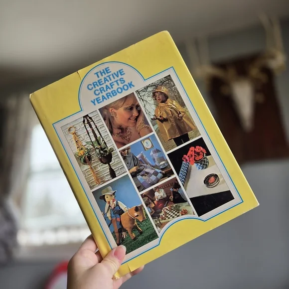 The Creative Crafts Yearbook 1979 Yellow Hardcover Vintage Book - Picture 1 of 7